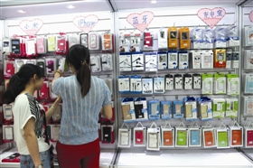 石獅日?qǐng)?bào)數(shù)字報(bào) 充電寶種類多，選購(gòu)要認(rèn)準(zhǔn)3C認(rèn)證標(biāo)志電子產(chǎn)品銷售升溫